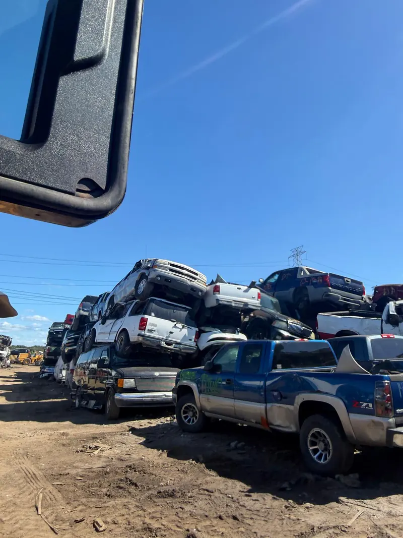 Scrap Cars we buy in Tampa, FL